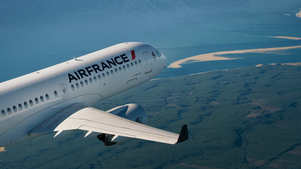 Air France unveils its first Airbus A220-300